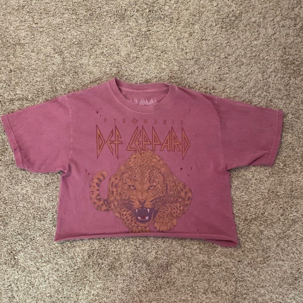 Def Leppard shirt